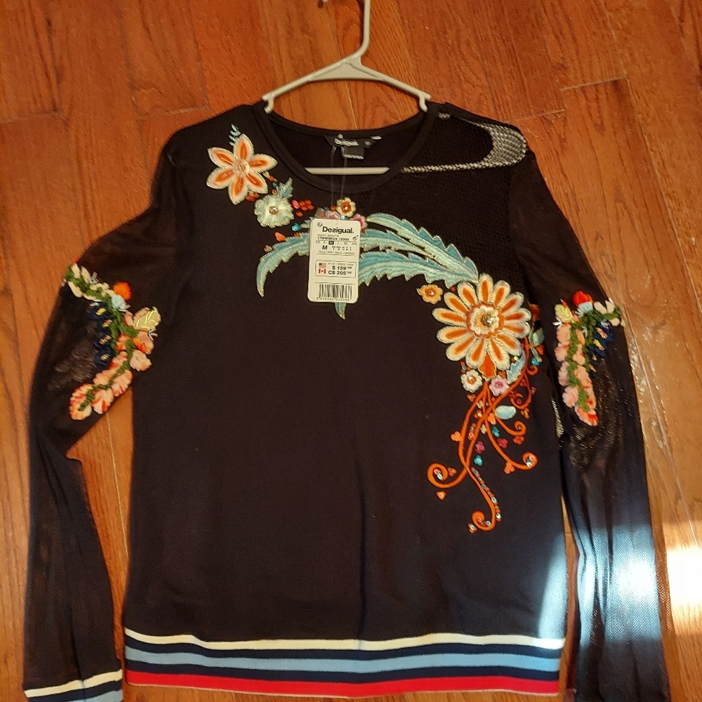 NWT DESIGUAL TOP  M